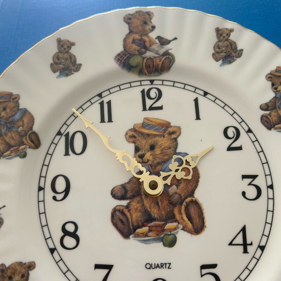 Clockwise Ceramics Teddy Bear wall clock - Picture 2 of 6
